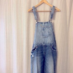 Levi’s size small overalls